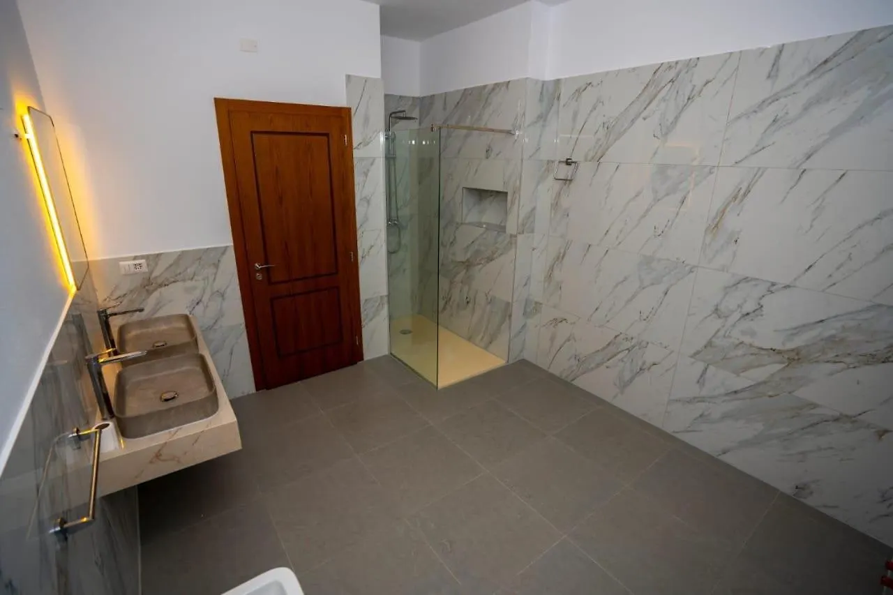 Hotel Guesthouse Veni I Gjyshit Nderlysaj