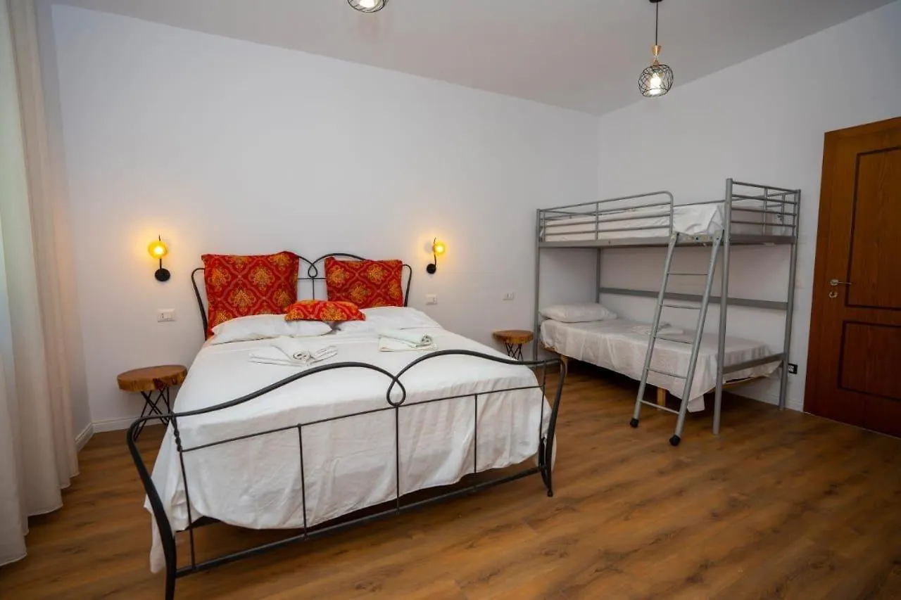 Guesthouse Veni I Gjyshit Nderlysaj