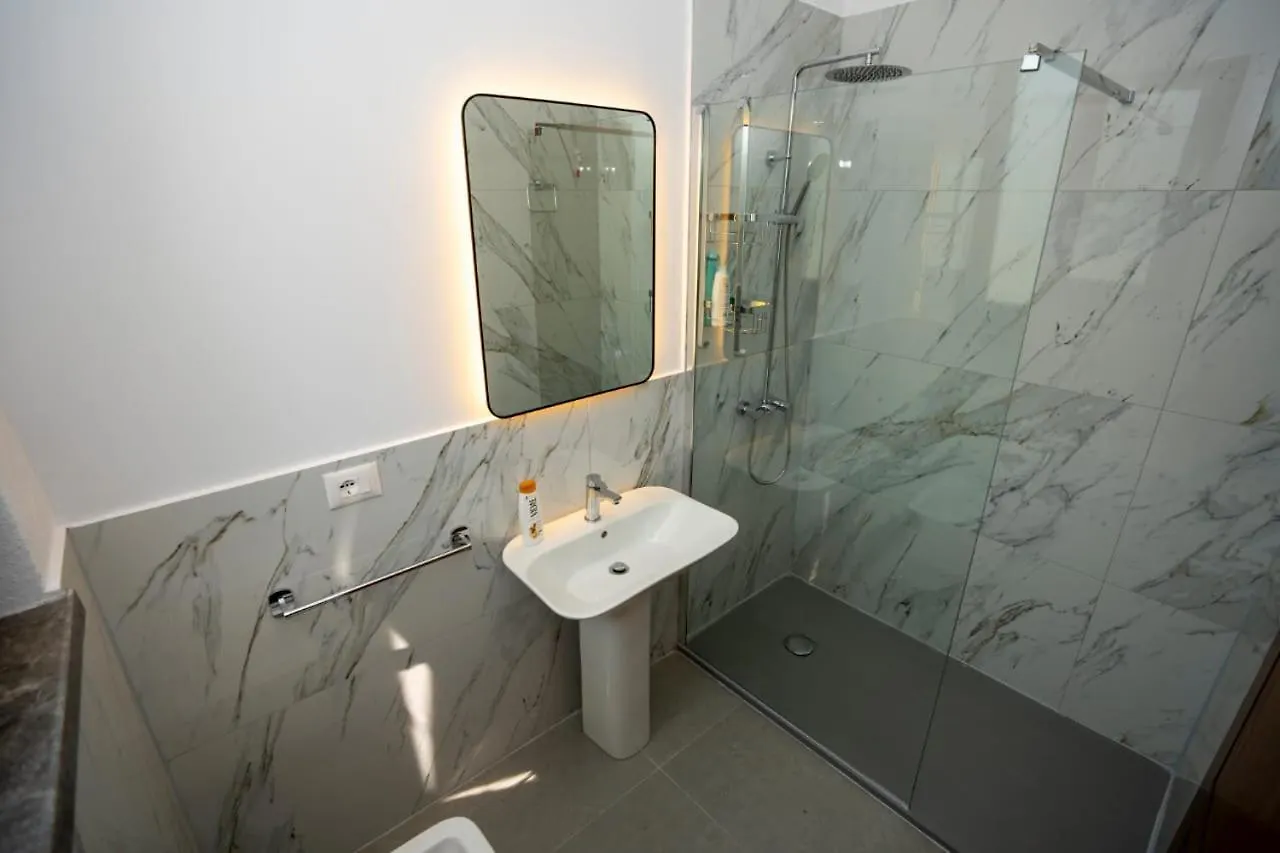 Guesthouse Veni I Gjyshit Nderlysaj