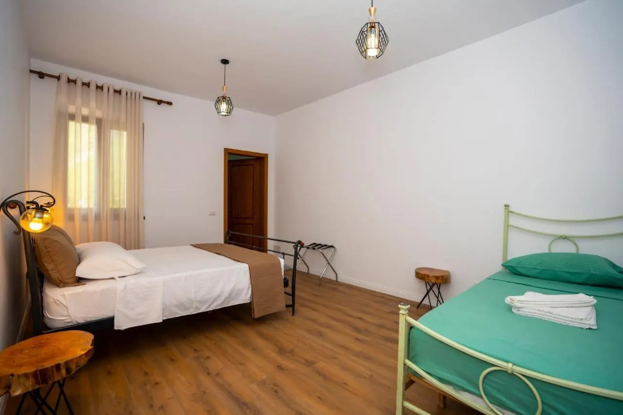 Nderlysaj Guesthouse Veni I Gjyshit מלון