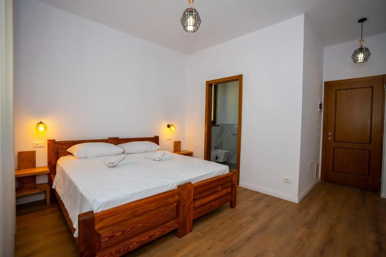Hotel Guesthouse Veni I Gjyshit Nderlysaj