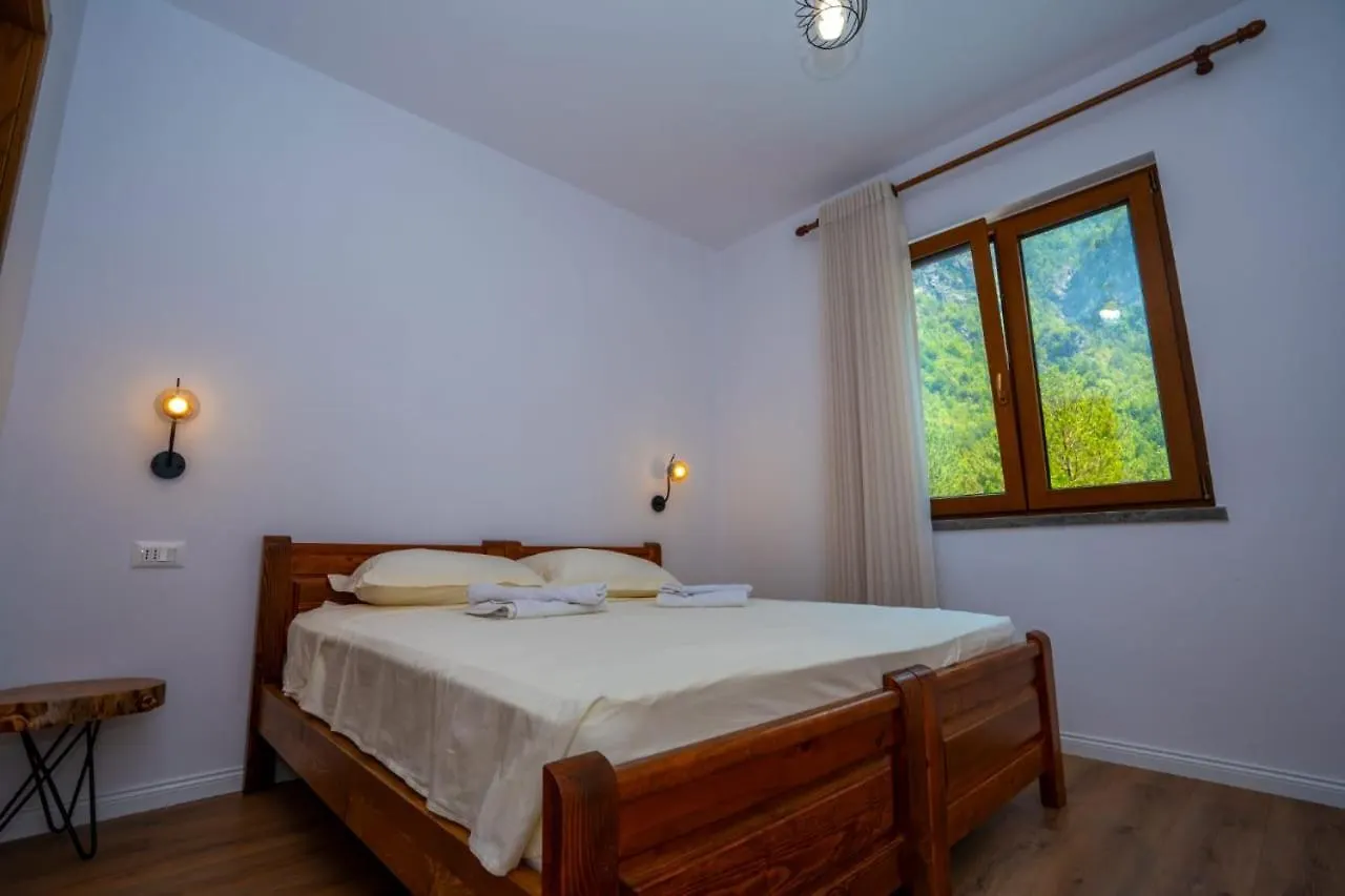 Guesthouse Veni I Gjyshit Nderlysaj
