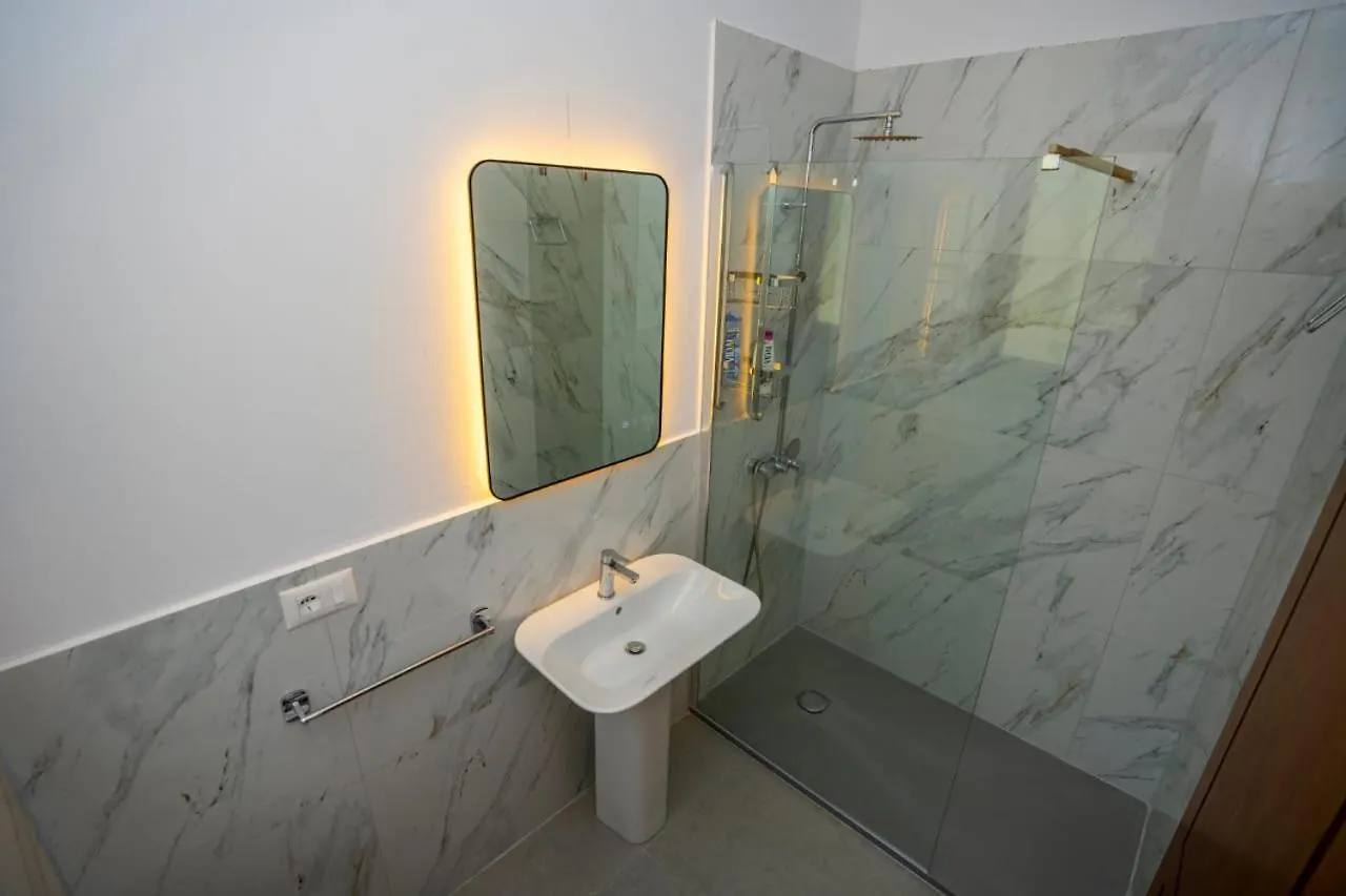 Hotel Guesthouse Veni I Gjyshit Nderlysaj
