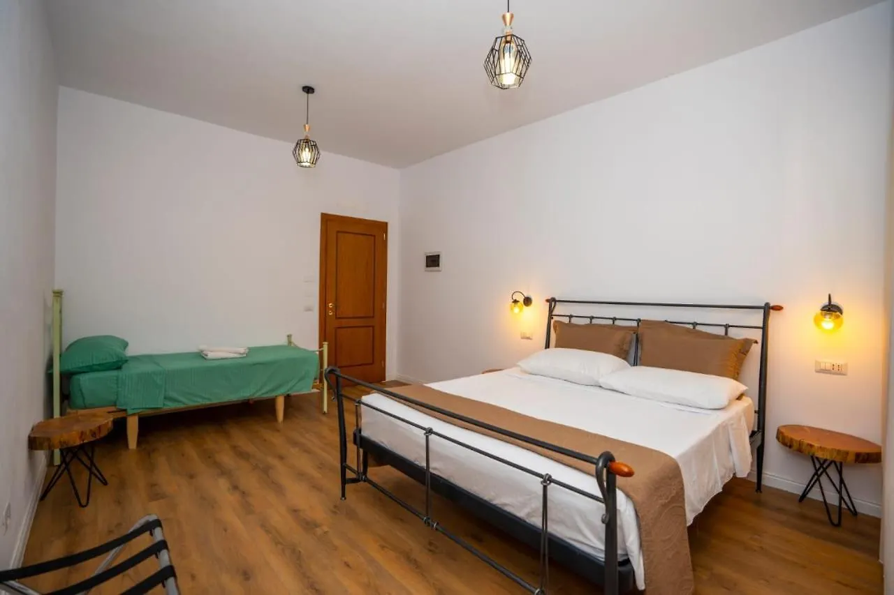 Hotel Guesthouse Veni I Gjyshit Nderlysaj